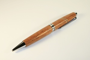 Classic pen in sapele with chrome finish and maple & walnut inlay