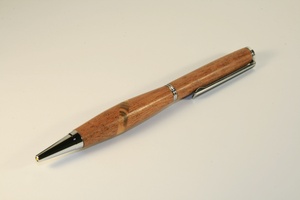 Slimline pen in sapele with chrome finish and plum inlay